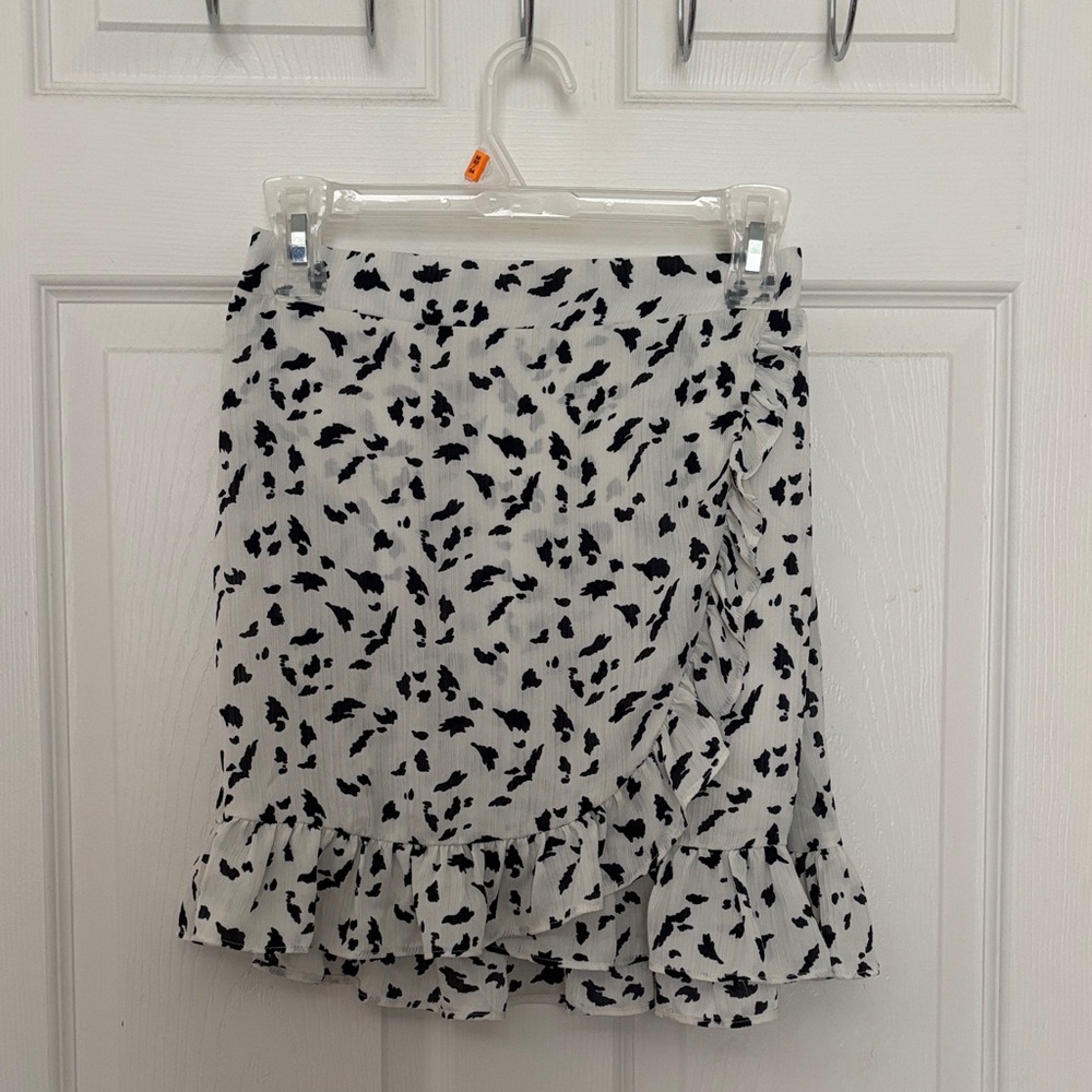 Black & White Leopard Print Ruffle Hem Mini Skirt
